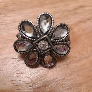 VINTAGE CLEAR BEAD FLOWER RING WITH ELASTIC RINGBAND